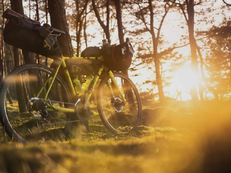 Gravel Volt — El-gravelbike med drop bars — asfalt, grus og alt derimellem.