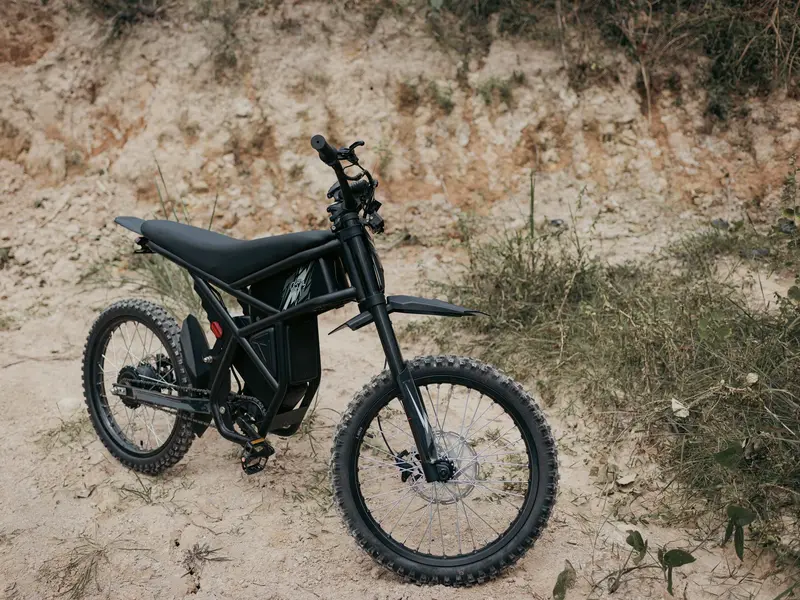 MX Junior — Kompakt e-dirtbike til unge kørere — 3 kørselstilstande og justerbar topfart.